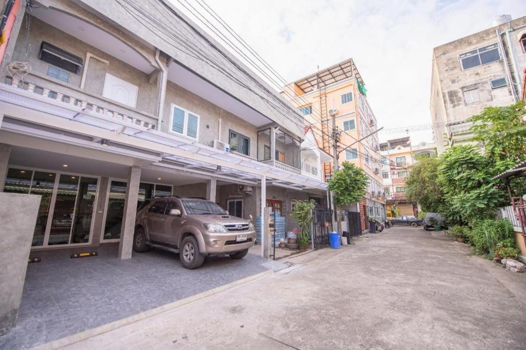 Hostel Hoppers Place Donmuang