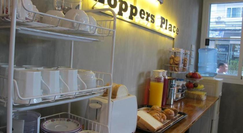 Hoppers Place Donmuang Hostel