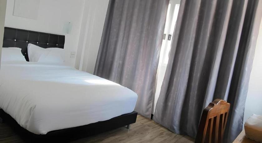 Hoppers Place Donmuang Hostel Bangkok